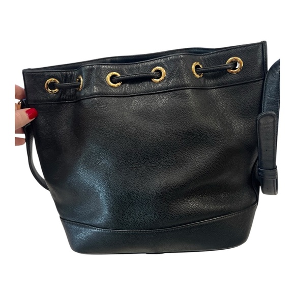 MCM EUC Vintage Drawstring Bucket Bag Black Gold Hardware Leather Crossbody - Picture 4 of 16